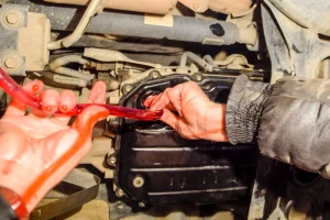 تعویض روغن گیربکس با دستگاه یا بدون دستگاه